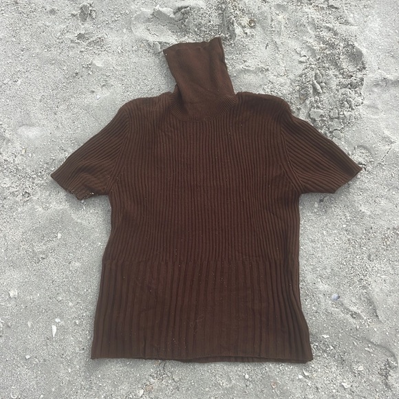 Brown shirt - Picture 1 of 8
